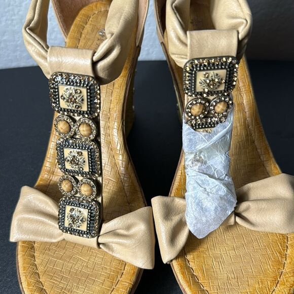 PATRIZIA TAN WEDGE SANDAL (NEW WITHOUT TAG) SIZE 39 (8) - Picture 3 of 7